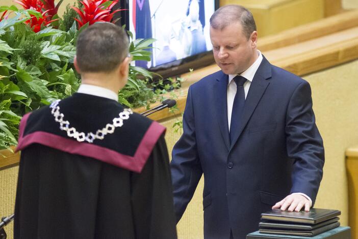 Naujas Seimas susirinko į pirmąjį posėdį