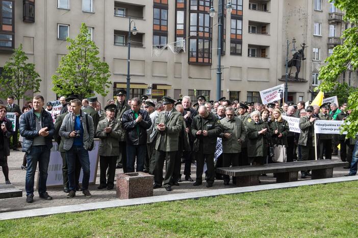 Miškininkų protestas prie Seimo