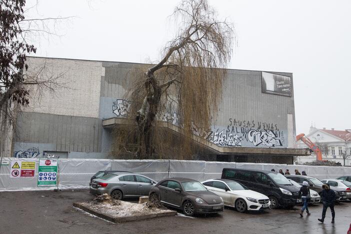 Iš „Lietuvos“ kino teatro tuoj liks griuvėsiai