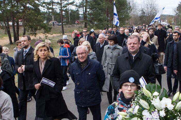 Panerių memoriale vyko Gyvųjų maršo procesija