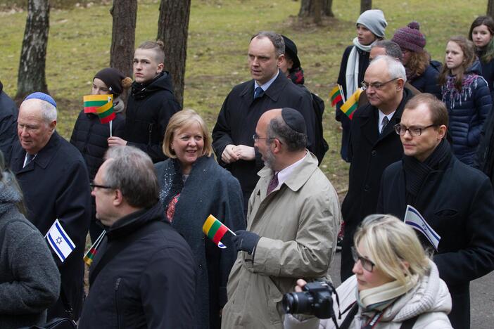 Panerių memoriale vyko Gyvųjų maršo procesija