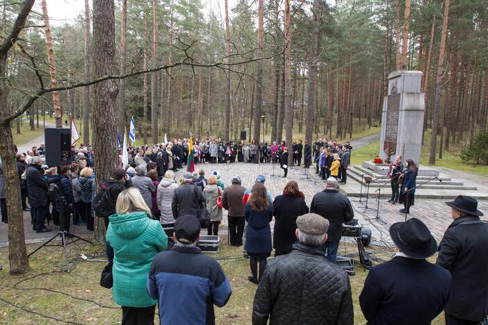 Panerių memoriale vyko Gyvųjų maršo procesija