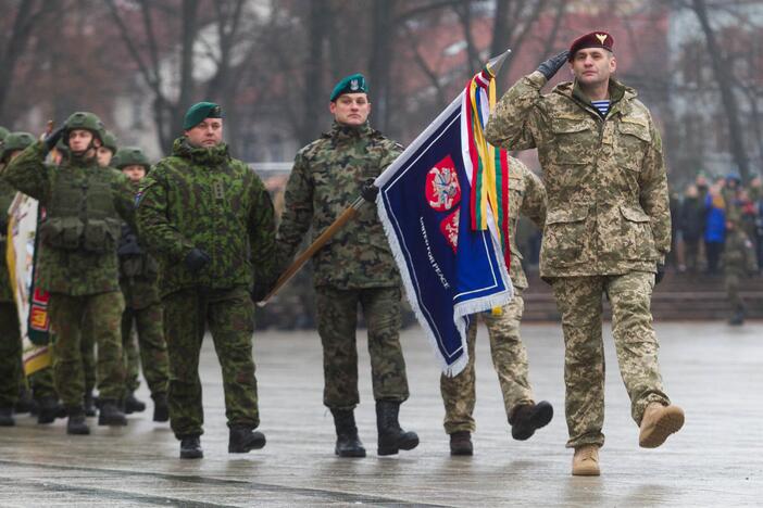 Iškilminga kariuomenės dienos rikiuotė Vilniuje