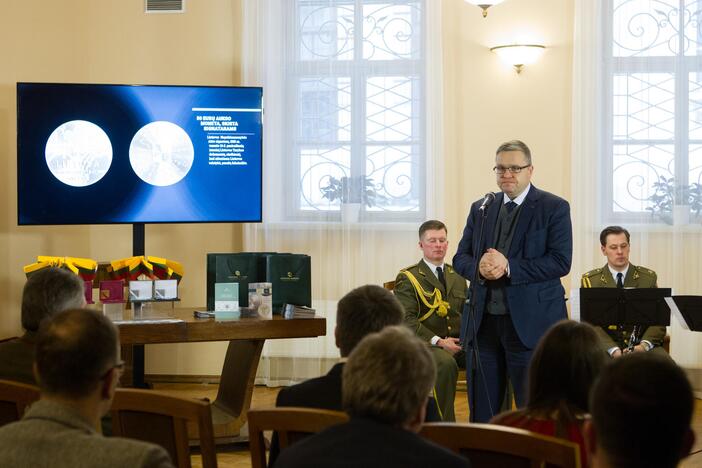 Šimtmečiui – kolekcinių monetų serija