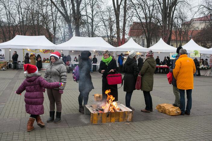 Prezidentė dalyvavo kalėdinėje mugėje Daukanto aikštėje