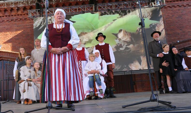 Raudondvario parke – folkloro fiesta