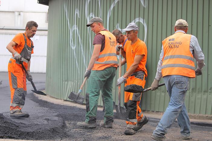 Tvarkoma Kalniečių turgaus aikštelė