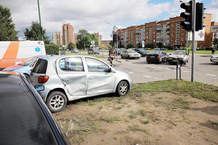 Avarija Smiltelės, I. Simonaitytės ir Laukininkų gatvių sankryžoje