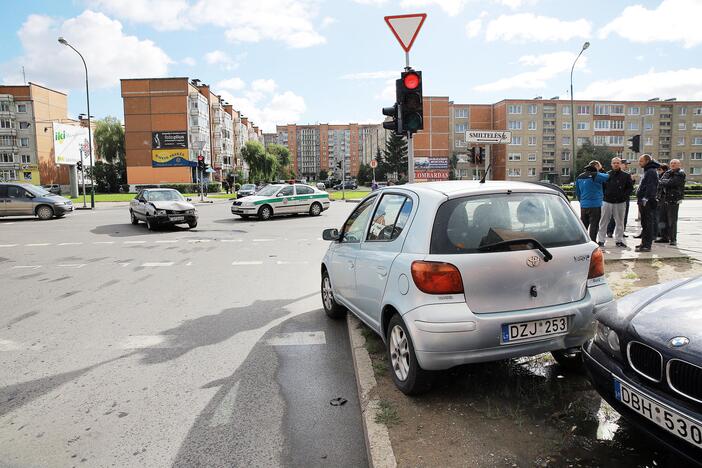 Avarija Smiltelės, I. Simonaitytės ir Laukininkų gatvių sankryžoje