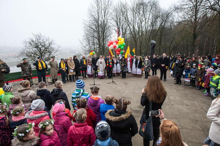 Tautiška giesmė ant Aleksoto kalno