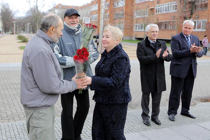 M. Mažvydo alėjoje šypsosis katinas