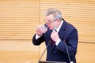 Susisiekimo ministras atsakinėjo į Seimo narių klausimus Susisiekimo ministras atsakinėjo į Seimo narių klausimus