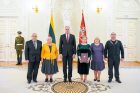 Prezidentas įteikė Žūvančiųjų gelbėjimo kryžius Prezidentas įteikė Žūvančiųjų gelbėjimo kryžius