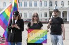 LGBT bendruomenė surengė prezidento padrąsinimo akciją LGBT bendruomenė surengė prezidento padrąsinimo akciją