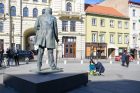 G. Nausėda padėjo gėlių prie J. Basanavičiaus paminklo G. Nausėda padėjo gėlių prie J. Basanavičiaus paminklo