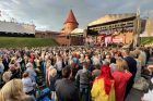 Kauno pilies papėdėje kauniečius subūrė operetė ir „Tautiška giesmė“ Kauno pilies papėdėje kauniečius subūrė operetė ir „Tautiška giesmė“