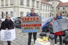 Sergantieji cukriniu diabetu prie SAM surengė piketą Sergantieji cukriniu diabetu prie SAM surengė piketą