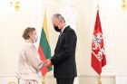 Prezidentas apdovanojo žydų gelbėtojus Prezidentas apdovanojo žydų gelbėtojus