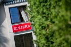 Pakaunėje atvira liepsna degė viešbutis „Rivjera“ Pakaunėje atvira liepsna degė viešbutis „Rivjera“