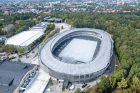 Dariaus ir Girėno stadiono veja uždengta agroplėvele