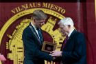 Vilniaus garbės piliečio vardo suteikimo prezidentui V. Adamkui ceremonija Vilniaus garbės piliečio vardo suteikimo prezidentui V. Adamkui ceremonija