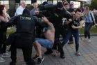 Baltarusijoje pareigūnai suiminėja protestuotojus Baltarusijoje pareigūnai suiminėja protestuotojus