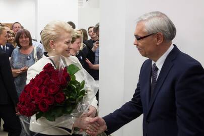 Gegužės 25 dieną antrąjį prezidento rinkimų turą laimėjo D. Grybauskaitė