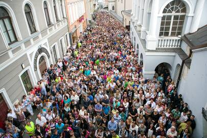 Dalis lenkiškų mokyklų moksleivių rugsėjo 2 d. vietoje pamokų rinkosi į mišias