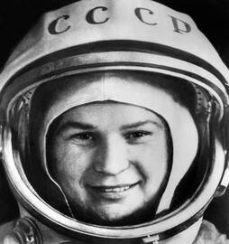 1963 m. į orbitą pakilo pirmoji pasaulyje kosmonautė moteris Valentina Tereškova