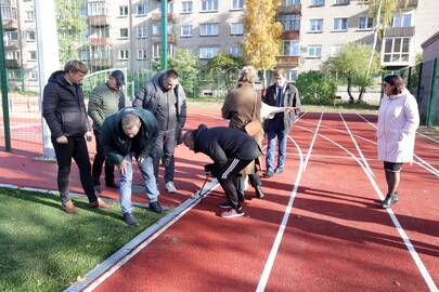 Remontas: renovavus stadionus, mokyklos dažnokai skundžiasi, kad aikštynai nuniokojami, o po kurio laiko ima lįsti atliktų darbų brokas.