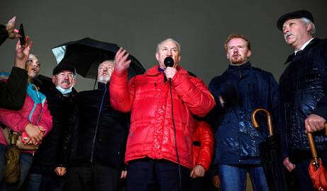 Vedliai: vargu, ar prieš porą metų kas galėjo prognozuoti, kad po eilinių suklastotų rinkimų vieninteliai komunistai surengs protesto akciją.