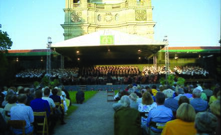 Simbolis: festivalio atidarymo koncertai vyksta tradicinėje erdvėje – visam renginiui vardą suteikusiame Pažaislyje.