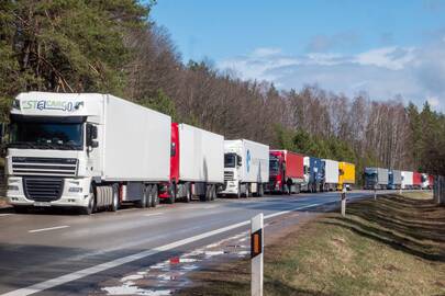 Situacija: šiuo metu EK ruošia naują išaiškinimą, kaip sankcijos Rusijos prekėms turėtų būti taikomos tranzitui į Kaliningradą.