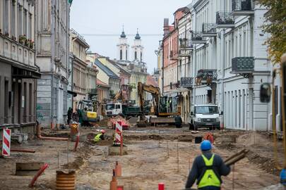 Intensyvu: Vilniaus gatvės darbininkai pluša nuo vasaros.