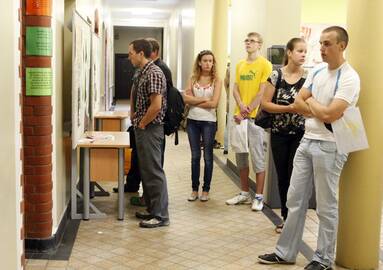 Tąsa: abiturientai jau teikia prašymus studijuoti aukštojo mokslo įstaigose.