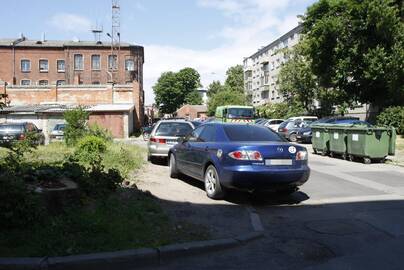 Požiūris: uostamiesčio gatvėse vairuotojai automobilius dažnai pastato taip, kaip jiems patinka.