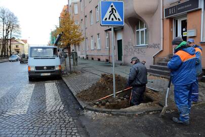 Saugumas: jau netrukus greta K.Donelaičio aikštės esanti pėsčiųjų perėja taps saugesnė – čia įrengiamas kryptinis apšvietimas.