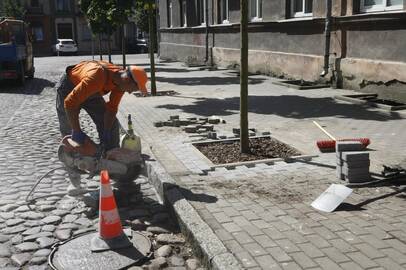 Reakcija: šiomis dienomis dėl K.Donelaičio gatvėje plušėjusių darbininkų kai kuriems klaipėdiečiams kilo klausimų.