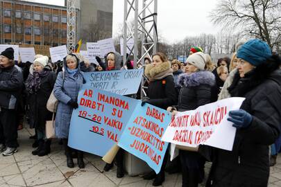 Prognozė: šiemet mokslo metai turėtų prasidėti be įtampos, esą dalis mokytojų reikalavimų yra patenkinta, tad jie streikuoti bent jau kol kas nenusiteikę.