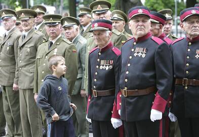 Šaulių sąjunga moko ginti savo tėvynę tiek jaunimą, tiek suaugusiuosius.