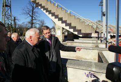 A.Kupčinskas supažindino D.A.Barakauską su stadiono rekonstrukcijos planais.