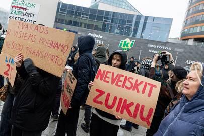 Vilniuje – protestas prieš planus kelti viešojo transporto bilietų kainas