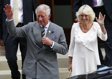 Princas Charles su žmona Camilla aplankė neseniai gimusį savo vaikaitį