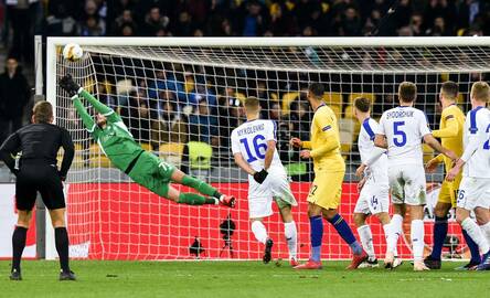 Londono „Chelsea“ net 5:0 nugalėjo Kijevo „Dinamo“ futbolininkus