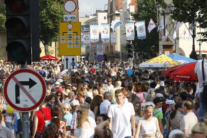 Neišgąsdino: alinantis karštis neišvaikė Jūros šventės dalyvių, senamiestis buvo sausakimšas visas tris dienas.