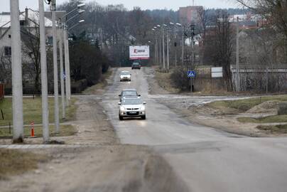 Pajūrio gatvės rekonstrukcijos techninio projekto rengimas įstrigo dėl saugomų medžių.