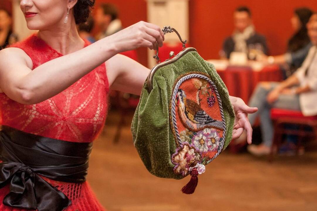 Rankinių kolekcijos „Aukso dulkės. Laiškai“ pristatymas