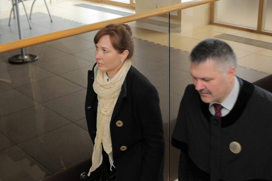 Kauno apylinkės teismas paskelbė nuosprendį mokytojos ir mokinio sekso byloje.