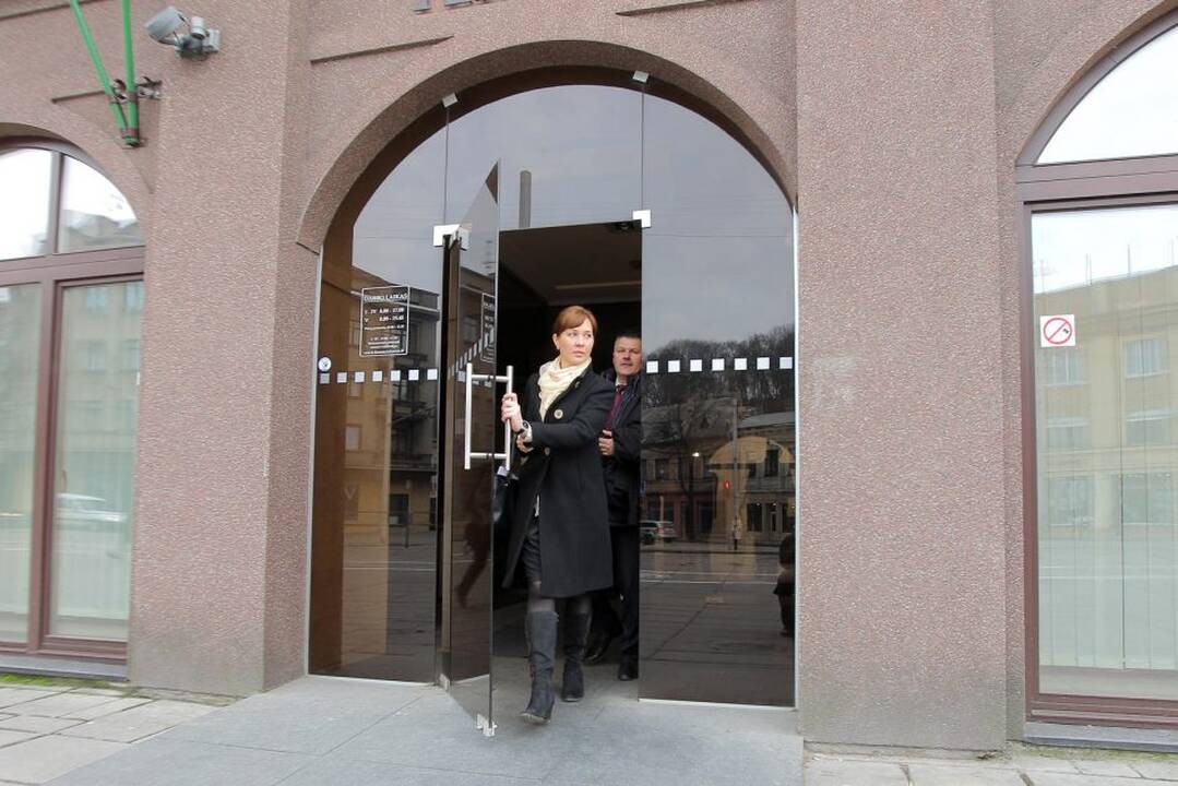 Kauno apylinkės teismas paskelbė nuosprendį mokytojos ir mokinio sekso byloje.