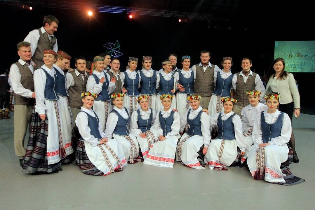 Studentiškas tautinių šokių festivalis „Ei, studente, sukis vėju!“